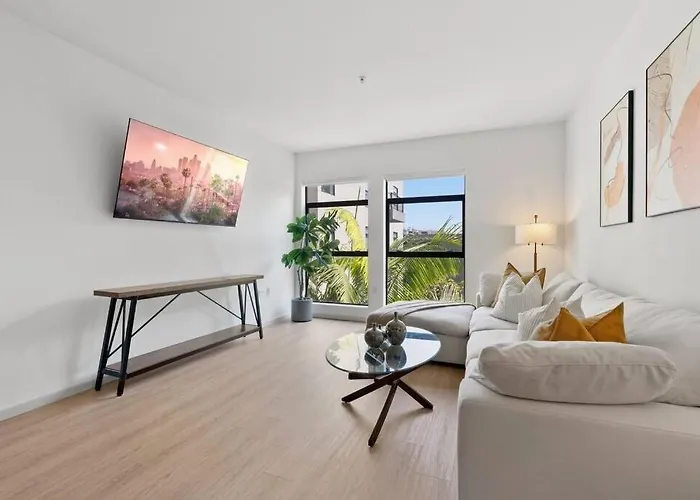 Emerald Ridge - Luxe Hollywood Walk Of Fame